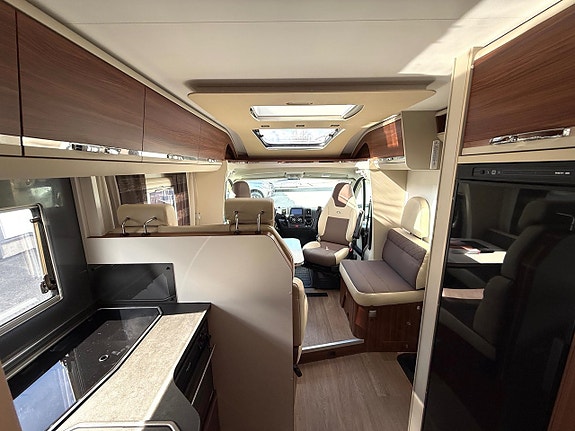 Adria Coral 670 SL 13 of 17