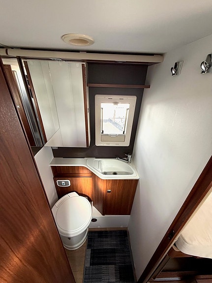 Adria Coral 670 SL 10 of 17