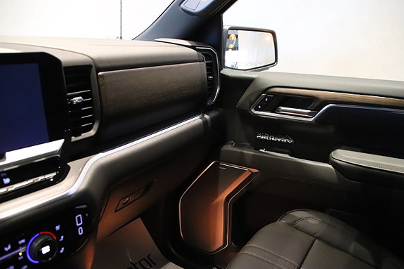 Chevrolet Silverado 1500 15 of 19