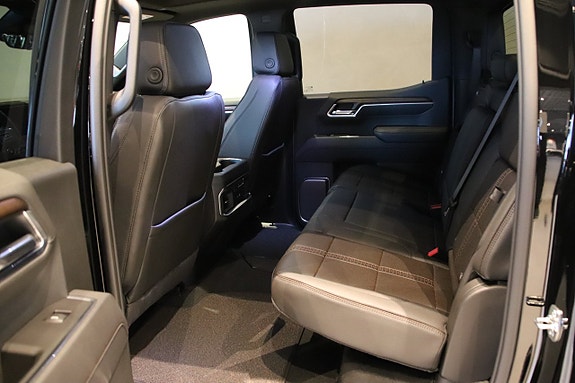 Chevrolet Silverado 1500 8 of 19