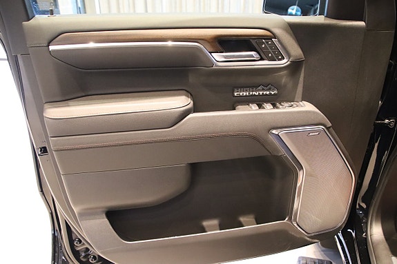 Chevrolet Silverado 1500 9 of 19