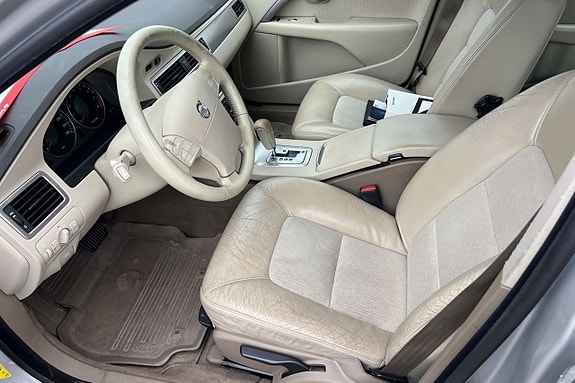 Volvo V70 18 of 26