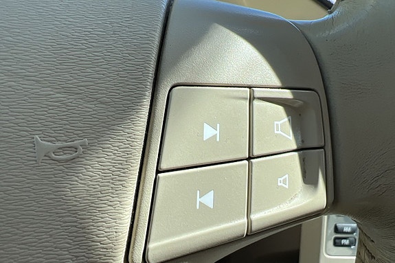 Volvo V70 16 of 26