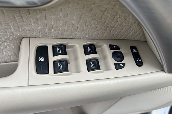 Volvo V70 20 of 26