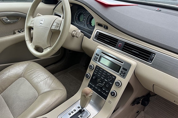 Volvo V70 23 of 26