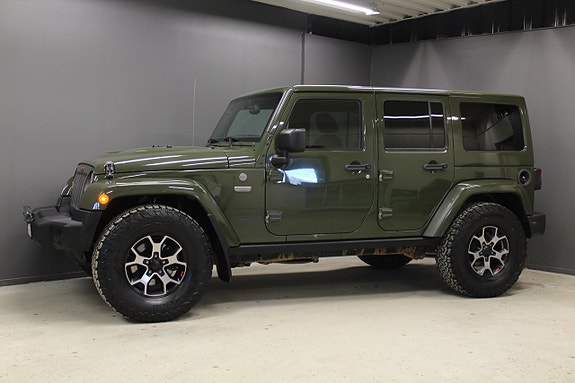 Jeep Wrangler Unlimited 2 of 5