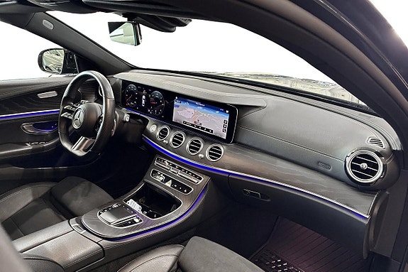 Mercedes-Benz E220 10 of 13