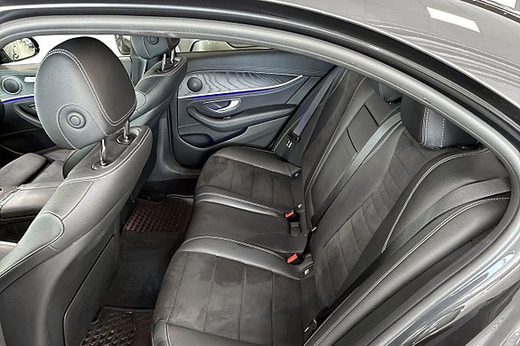 Mercedes-Benz E220 9 of 13