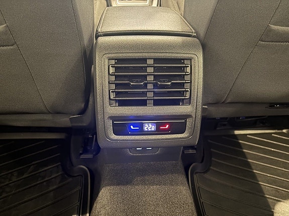 Volkswagen Golf VIII 11 of 14