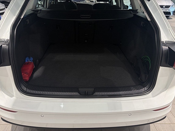 Volkswagen Golf VIII 6 of 14
