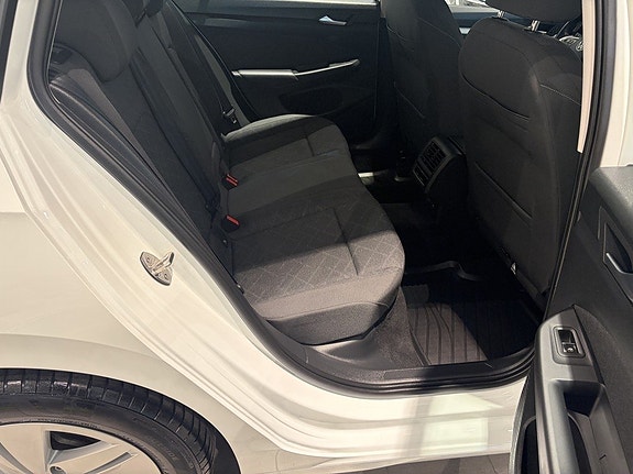 Volkswagen Golf VIII 8 of 14
