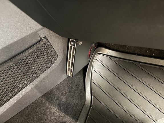 Volkswagen Golf VIII 12 of 14