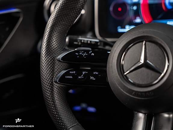 Mercedes-Benz C300 20 of 30