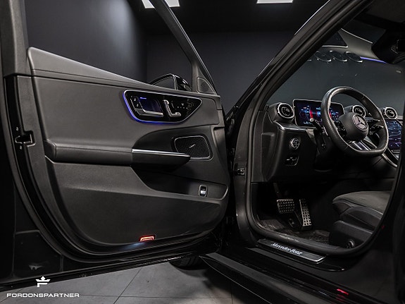 Mercedes-Benz C300 16 of 30