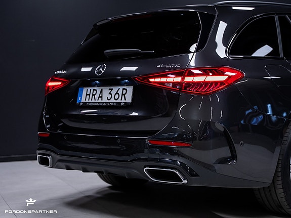 Mercedes-Benz C300 13 of 30