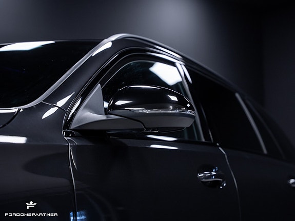 Mercedes-Benz C300 6 of 30
