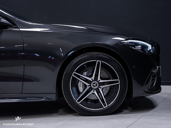 Mercedes-Benz C300 11 of 30
