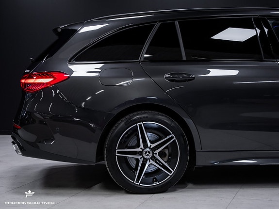 Mercedes-Benz C300 10 of 30