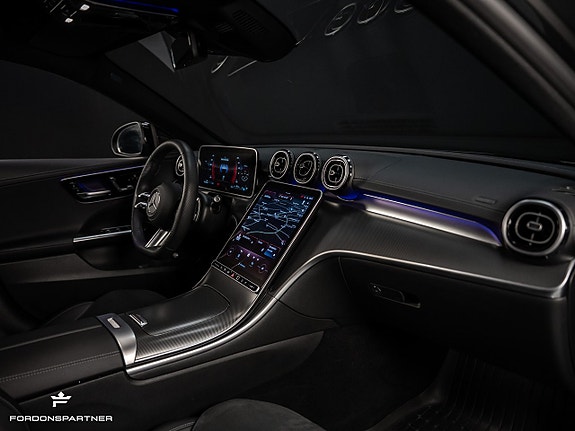 Mercedes-Benz C300 26 of 30
