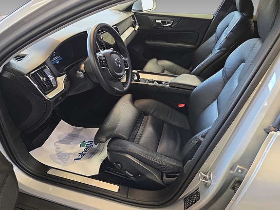 Volvo V60 Cross Country 9 of 12