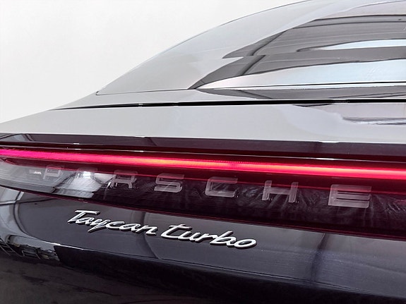 Porsche Taycan Turbo 7 of 30