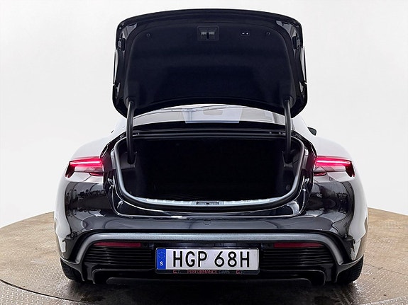 Porsche Taycan Turbo 9 of 30