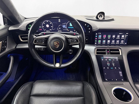 Porsche Taycan Turbo 23 of 30