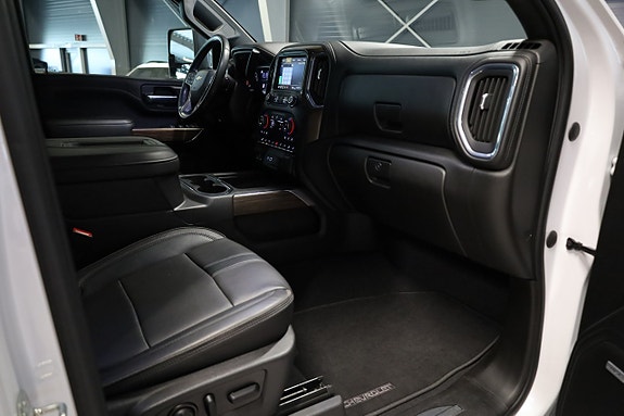 Chevrolet Silverado 2500 12 of 26