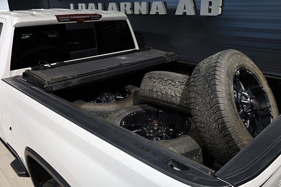 Chevrolet Silverado 2500 8 of 26