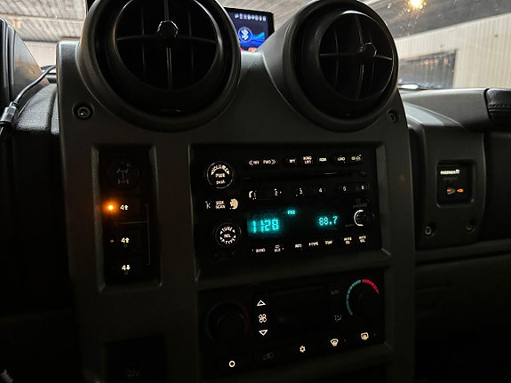 Hummer H2 10 of 17