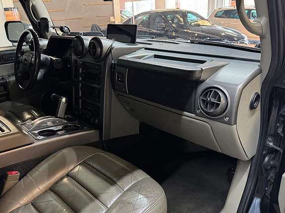 Hummer H2 9 of 17