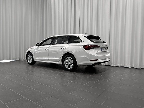Skoda Octavia 3 of 5