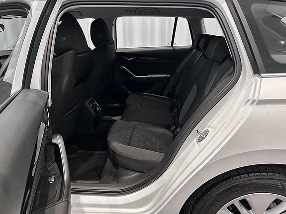 Skoda Octavia 8 of 14
