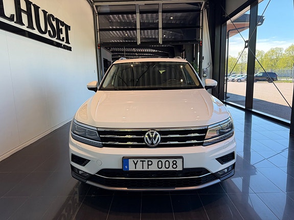 Volkswagen Tiguan Allspace 2 of 5