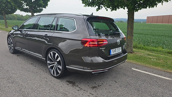 Volkswagen Passat 3 of 5