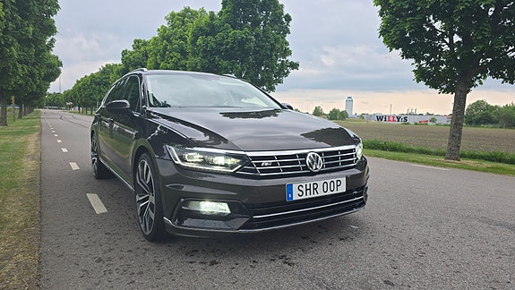 Volkswagen Passat 2 of 5