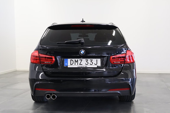 BMW 320d 4 of 5