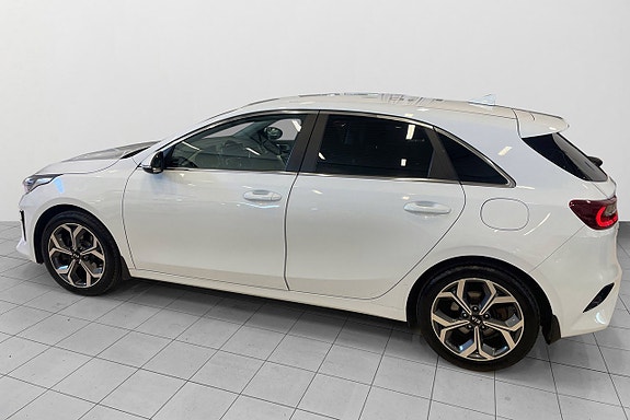 Kia Ceed 2 of 17