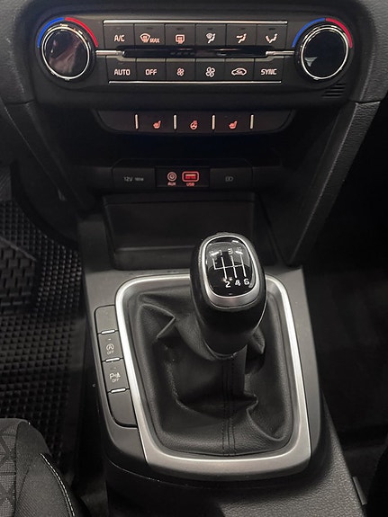 Kia Ceed 13 of 17