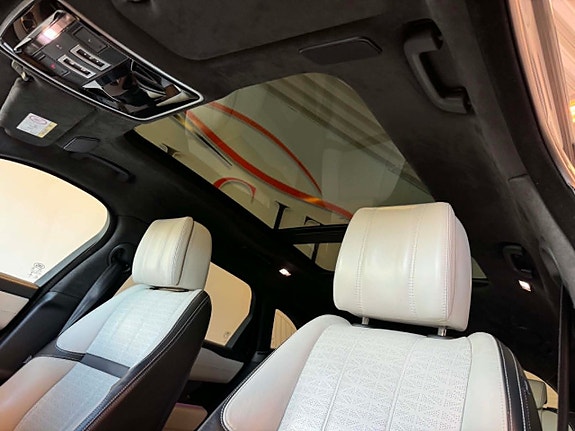 Land Rover Range Rover Velar 17 of 30