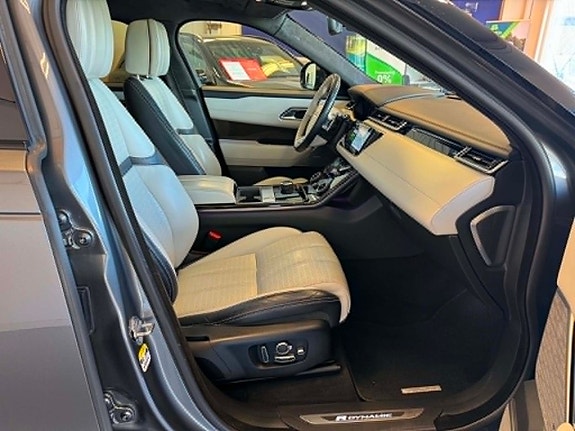 Land Rover Range Rover Velar 12 of 30