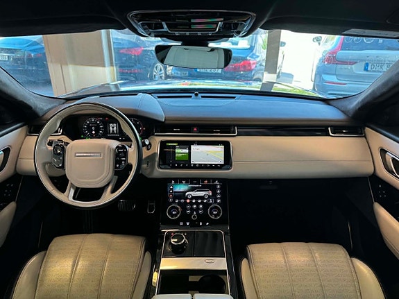 Land Rover Range Rover Velar 10 of 30