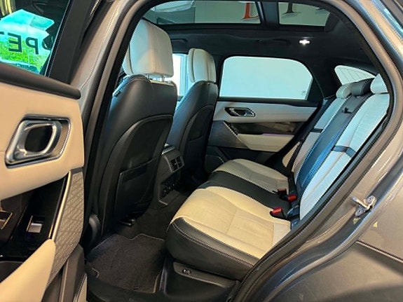 Land Rover Range Rover Velar 13 of 30