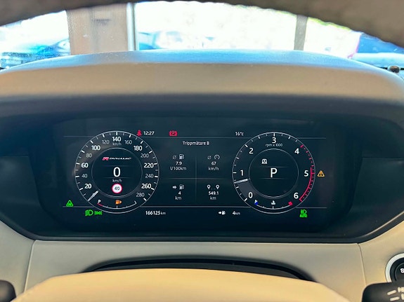 Land Rover Range Rover Velar 22 of 30