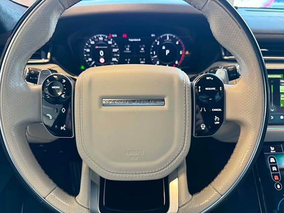 Land Rover Range Rover Velar 15 of 30