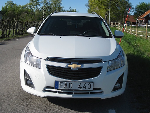 Chevrolet Cruze 7 of 14