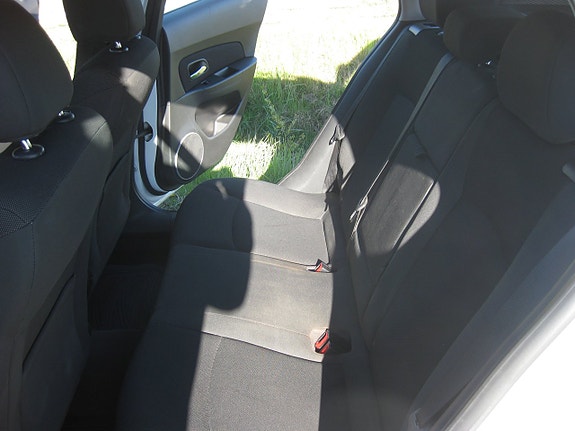 Chevrolet Cruze 11 of 14