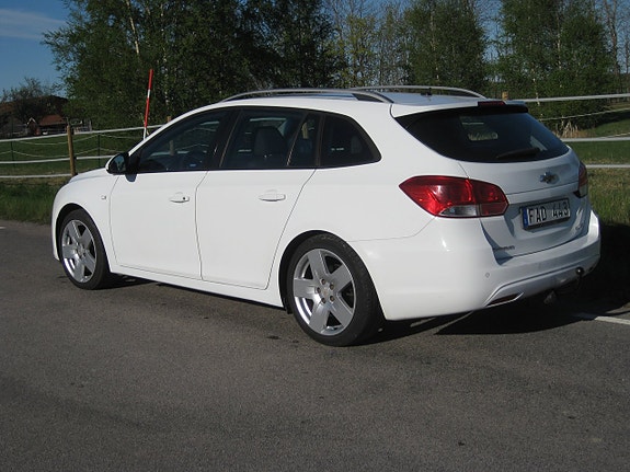 Chevrolet Cruze 4 of 5