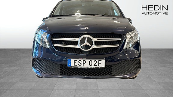 Mercedes-Benz V220 d 8 of 9