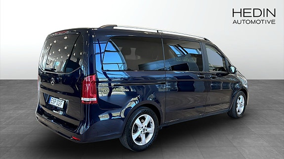 Mercedes-Benz V220 d 2 of 5